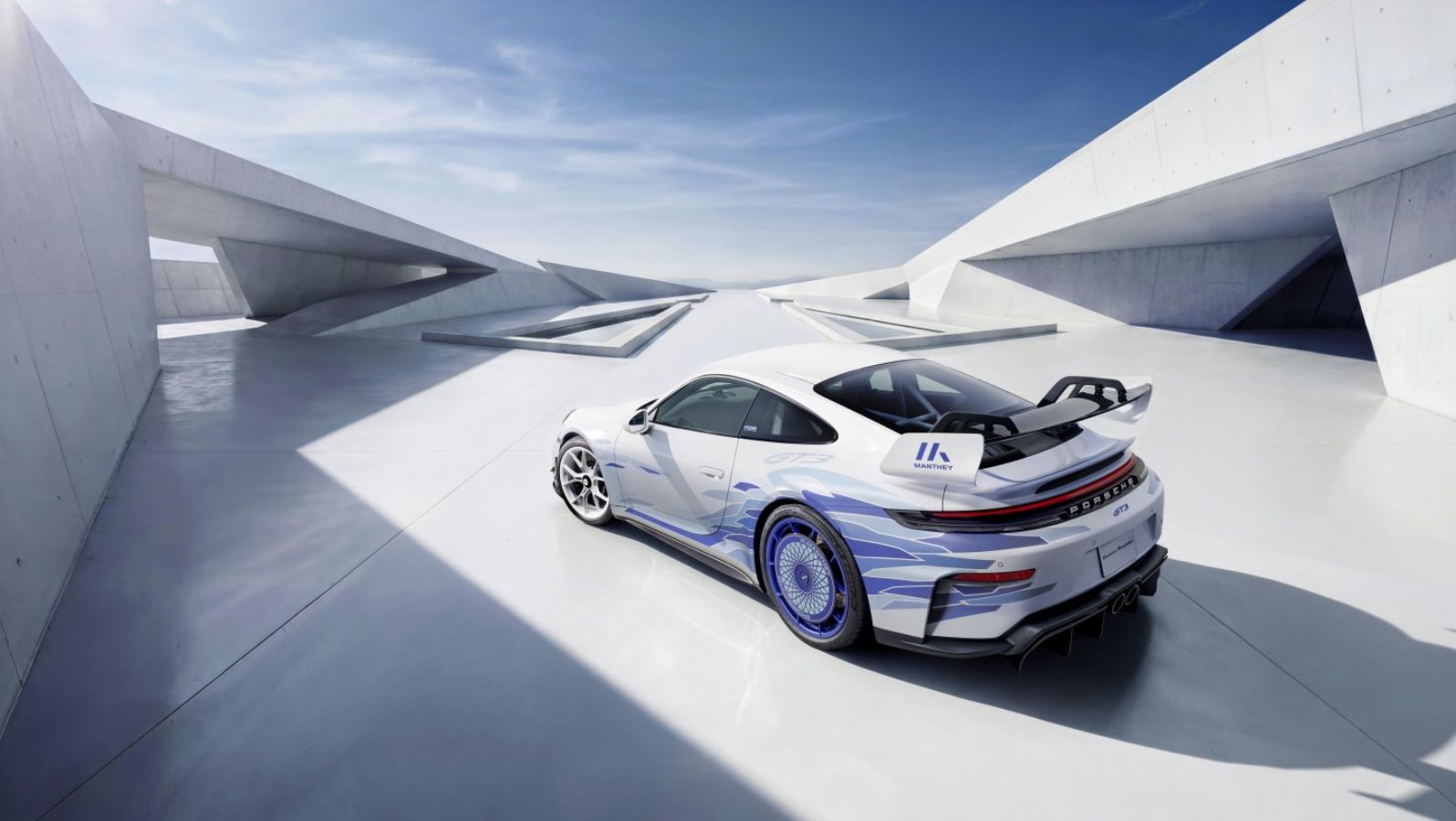 H Porsche παρουσιάζει τις τρεις πιο εξατομικευμένες 911! 